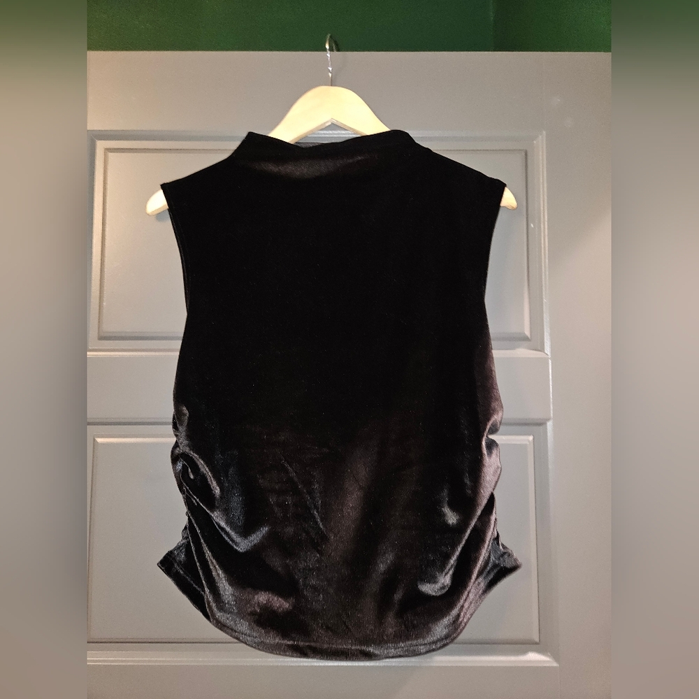 Blavk Velvet Sleeveless Top